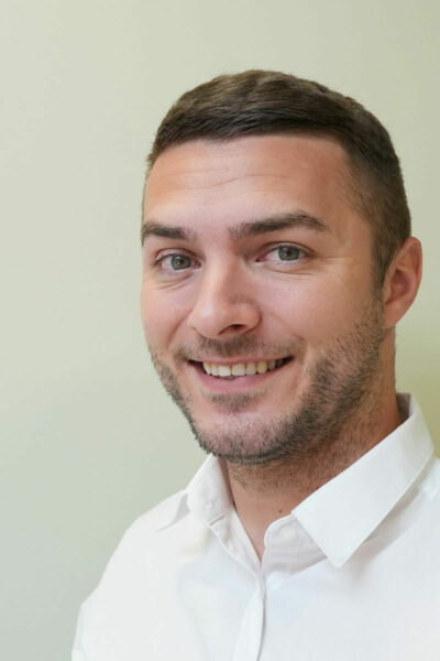 Docteur sebastian bolojan dentiste arles